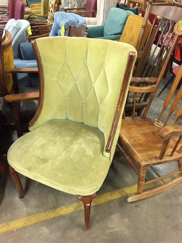 Green Wing Back Chair | Thrifty Thursday | NewlyWeddedWurl.Wordpress.com